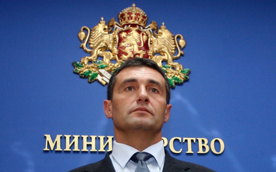 625 000 отпуска министерството на Нейков за спортната база