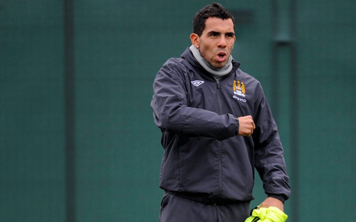 Барселона иска да събере Тевес и Меси