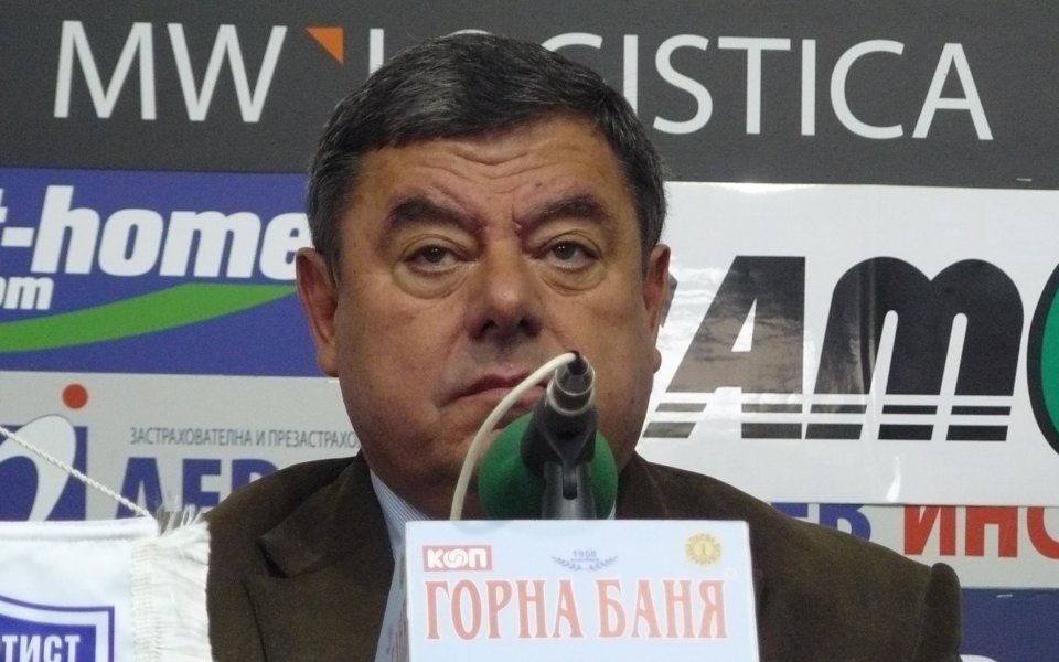 Рилецо се прицели директно в тройката, шефът иска четирима национали