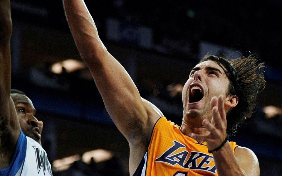 Световен шампион облакъти съотборник, прати го в болница