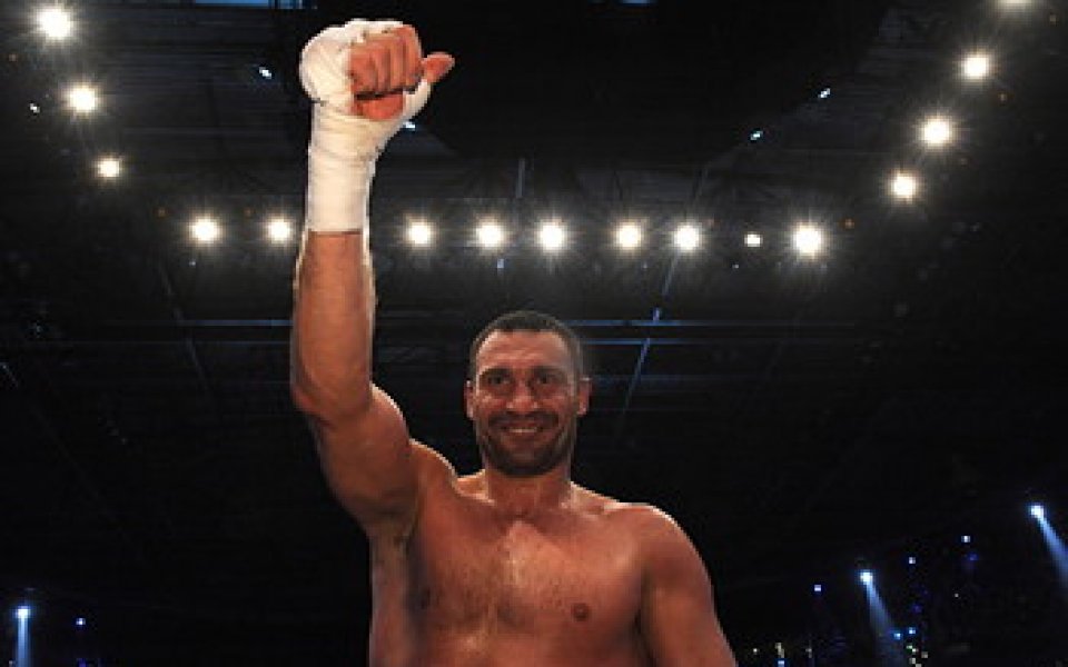 Кличко предложи мач за титлата на Дейвид Хей