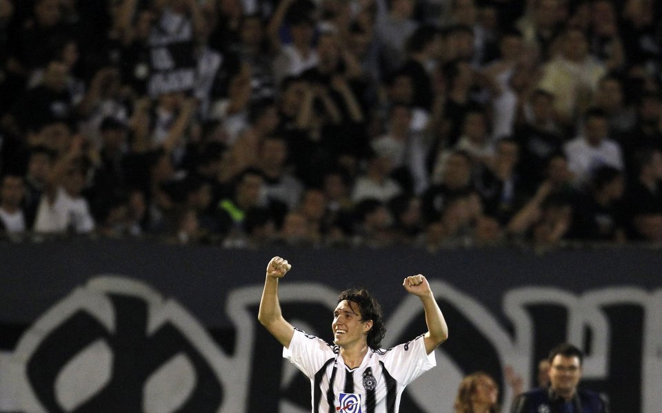 ВИДЕО: Без никакви инциденти, Партизан излъга Звезда с 1:0 и излезе начело