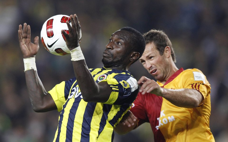 Хаджи не успя да дебютира с победа в мегадербито на Турция