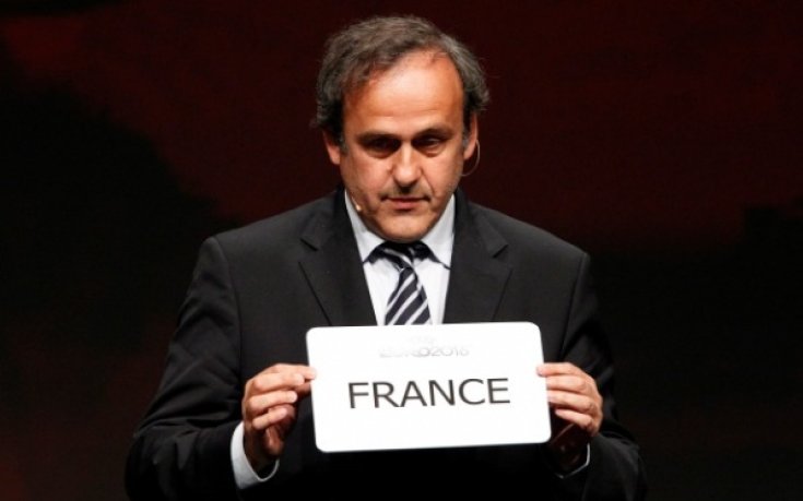 УЕФА поиска доказателства за предполагаемата корупция около Евро 2012