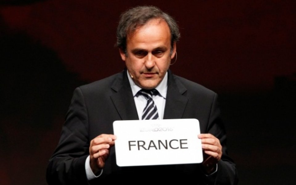 УЕФА поиска доказателства за предполагаемата корупция около Евро 2012