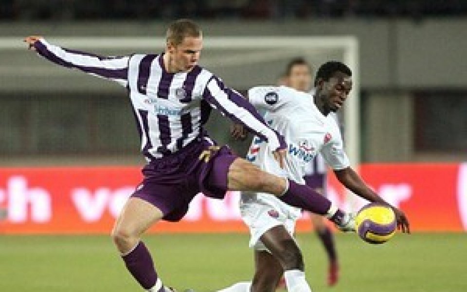 Паниониос освободи Микаел Щаре