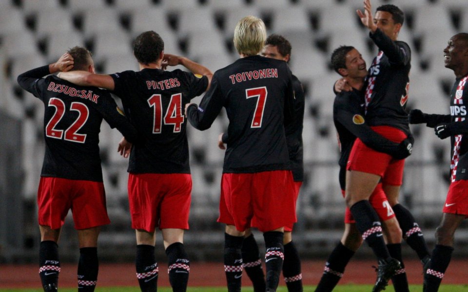 Няма да има БГ-дерби в Холандия, Манолев аут от групата на ПСВ