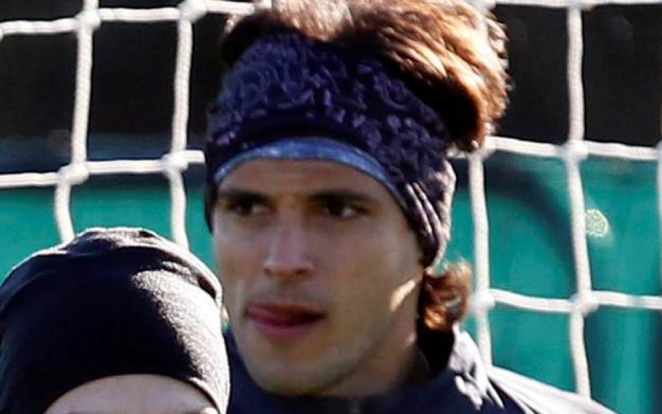 Марк Хюз ще офертира Сити за Санта Круз през януари