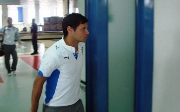 Приятелката на Сарате се премести да живее при него