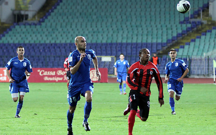 И корейци напират за Дерек Асамоа