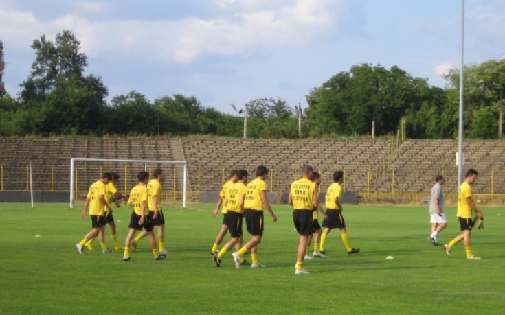 Ботев пуска юношите за аматьорската купа