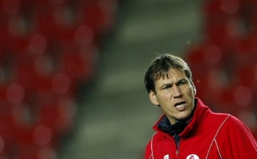 Треньорът на Лил изпя песен на българите