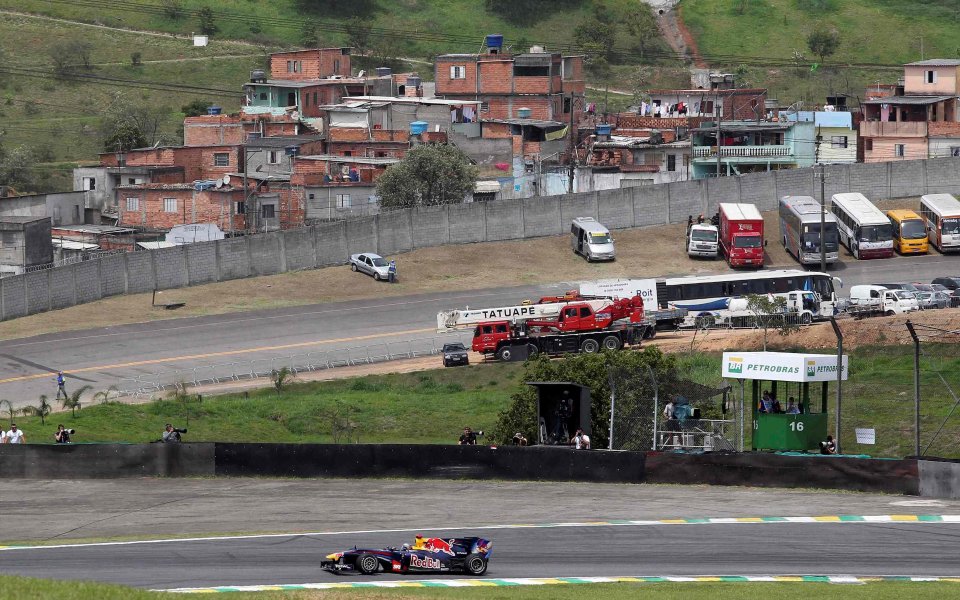 Фетел взе и двете тренировъчни сесии преди Гран при на Бразилия