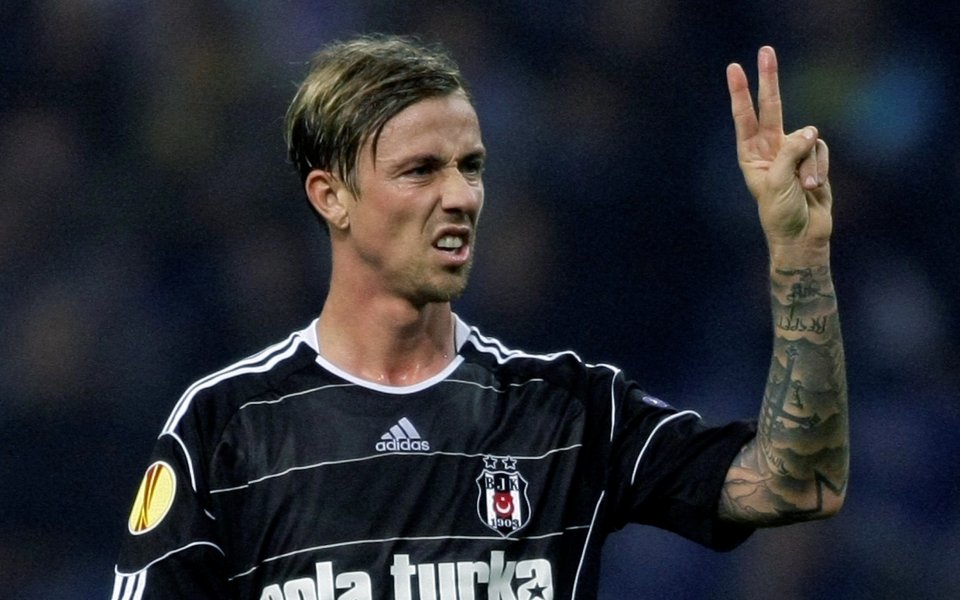 ВИДЕО: Хичо и Сърмов спряха Бешикташ, Гути изпорти дузпа