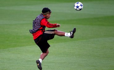 Роналдиньо и Индзаги остават в Милан, категоричен е Галиани