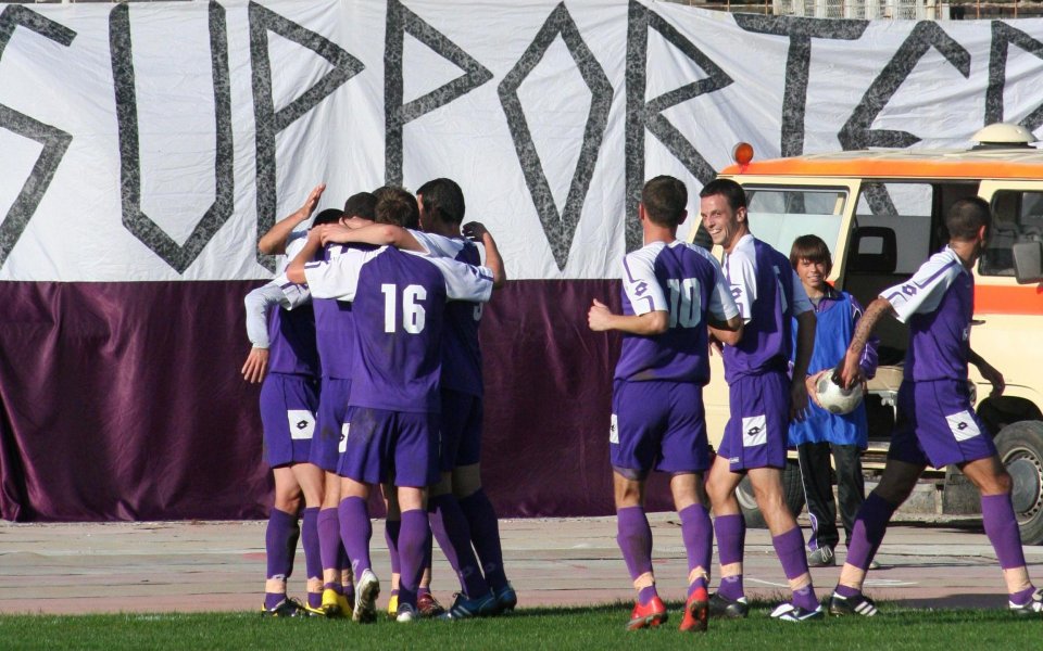 Етър с девети пореден мач без загуба, продължава за Купата