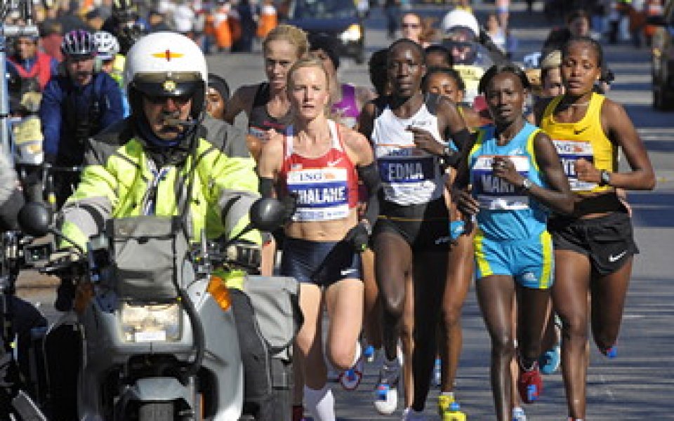 36-годишна холандка триумфира в маратона във Филаделфия