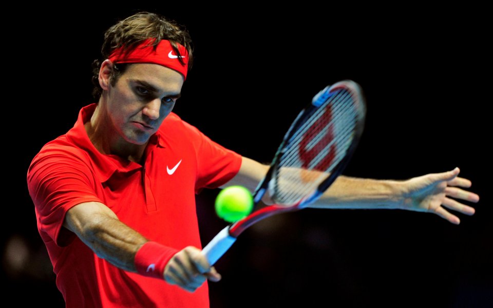 Федерер без проблеми срещу Ферер в Лондон