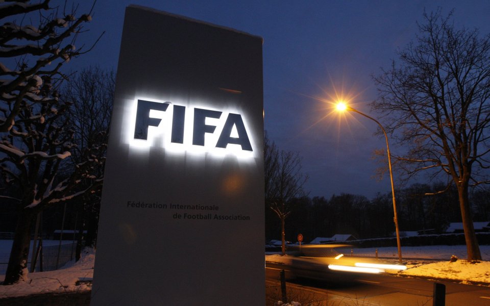 Би Би Си обвини трима членове на ФИФА в корупция