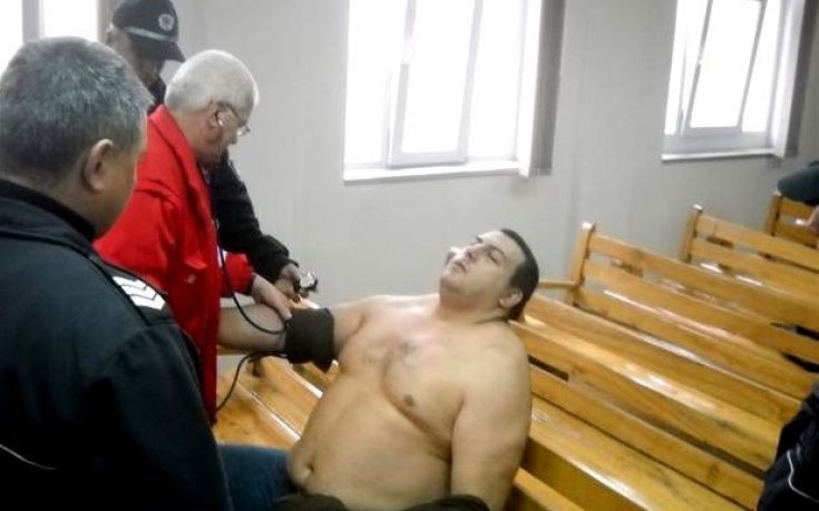 Вожда получи хипертонична криза в съда, отложиха делото