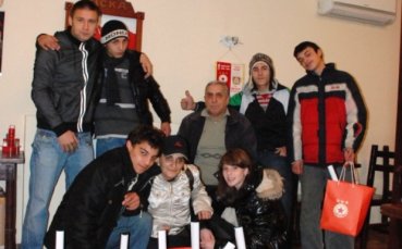 ЦСКА зарадва деца, лишени от родителски грижи