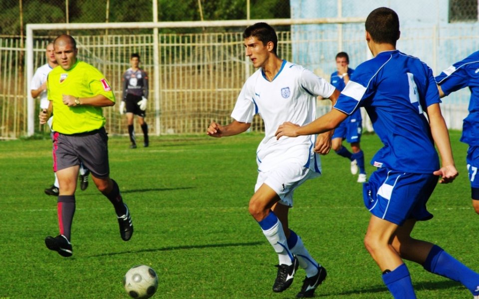 Четирима от Черноморец подсилват Поморие