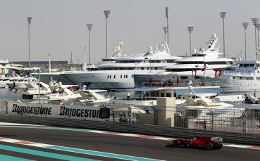 Яхтата на Маса се заби в скалите
