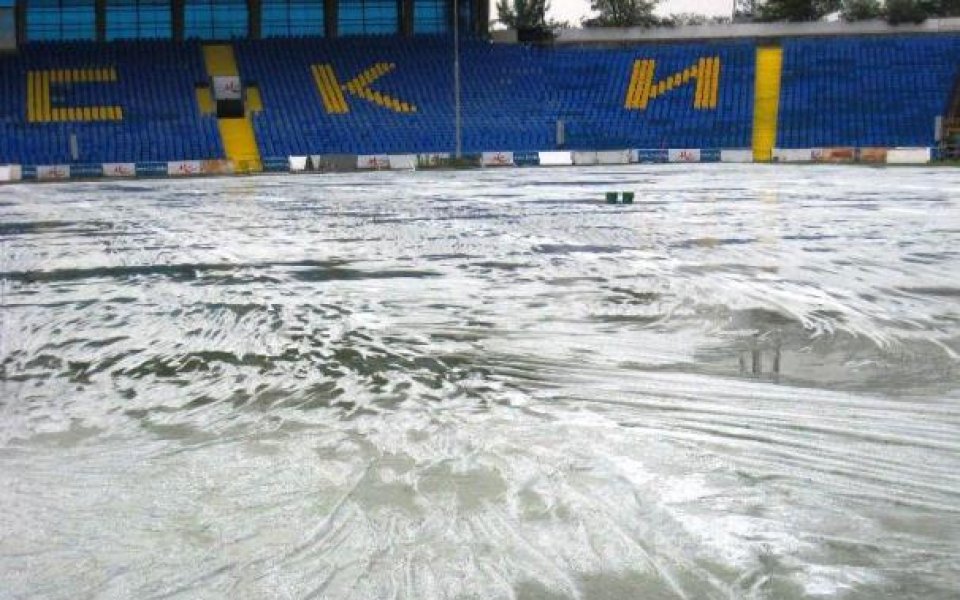 На Герена отново почнаха да се борят със снега