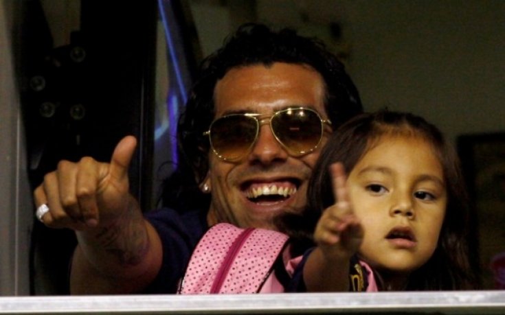 Тевес забърса поредна мацка