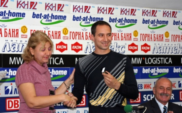 Тодор Дунев завършва 2010-та с дрифт шоу в София