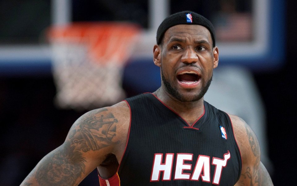ЛеБрон с трипъл-дабъл при нова победа на Маями