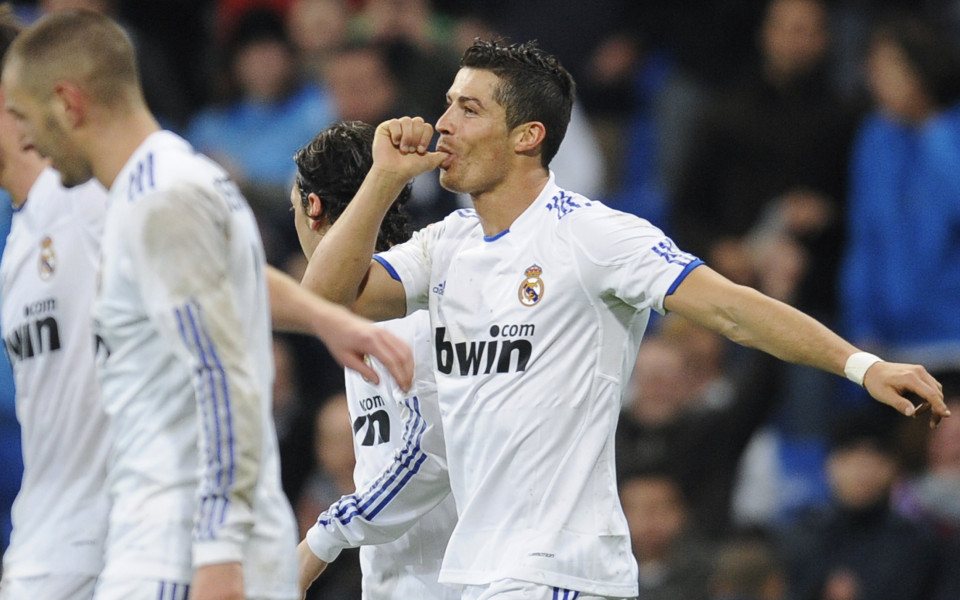 ВИДЕО: В Реал Мадрид се радват с... опипване на топки