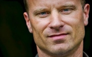 Денис Бергкамп пое младежите на Аякс