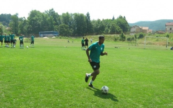 Ели Маркес подписа официално с АЕЛ Лимасол