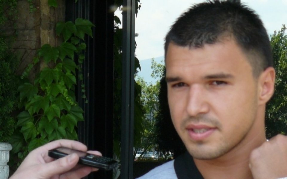 Агентът на Божинов: Във футбола нищо не е сигурно, но мисля, че ще остане в Парма