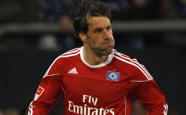 Хамбургер: Ван Нистелрой да забрави за Мадрид