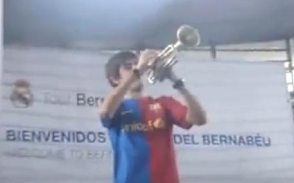 ВИДЕО: Фен на Барса оскверни “Бернабеу”…с тромпет