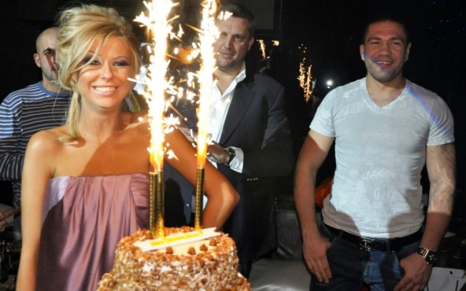 СНИМКИ: Андреа отпразнува рождения си ден с Кубрат Пулев и приятели