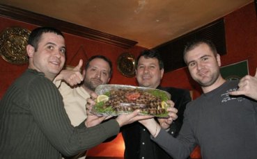 Пак 100 кебапчета за Гонг и 24 часа
