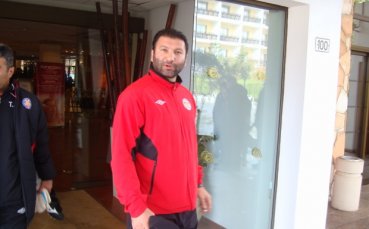 Тони Стораро е в хотела на Левски, прави се на арменски треньор