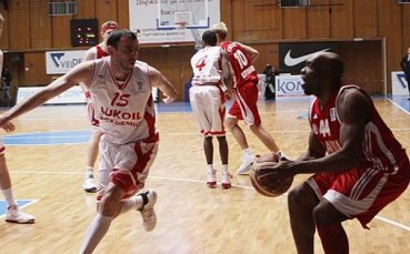 Спартак пак излъга ЛукОйл, много грешки отказаха шампионите