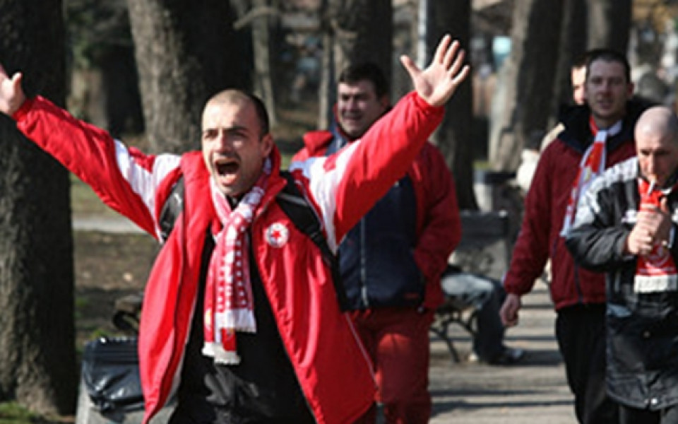 Полицията ескортира феновете на ЦСКА до езерото Ариана
