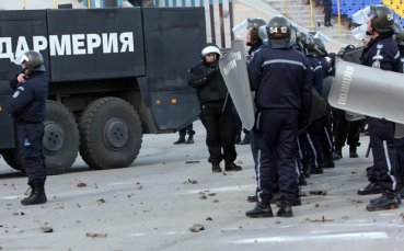 СДВР: Искате да идете на мач - 4 часа проверки за наркотици и алкохол