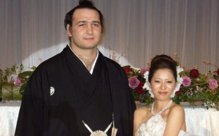 Трусът не разлюля Котоошу, но жена му върви 10 км пеша в тунел