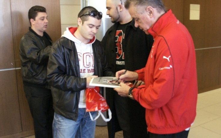 Български фенове на Байерн се срещнаха с Отмар Хитцфелд