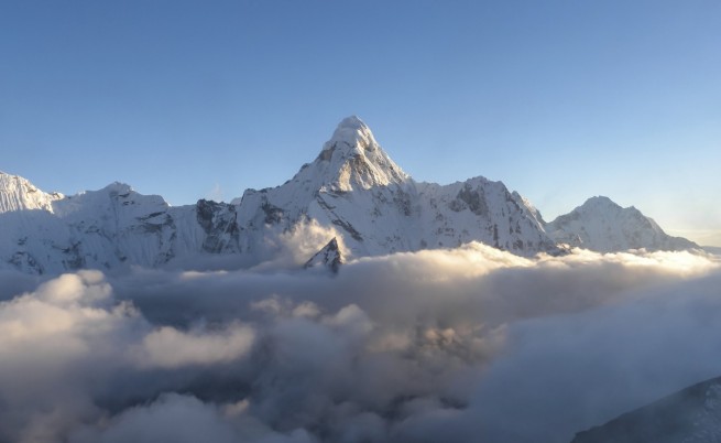 Преди 30 години Христо Проданов изкачи Еверест по „Жестокия път“