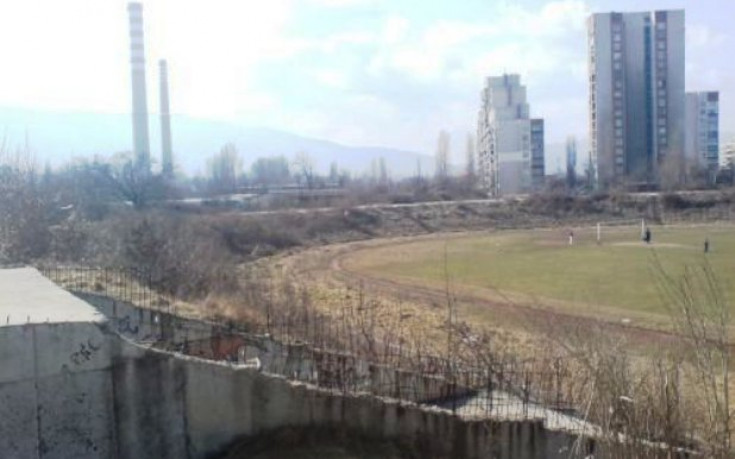 Възраждат стадион Септември за деца и юноши