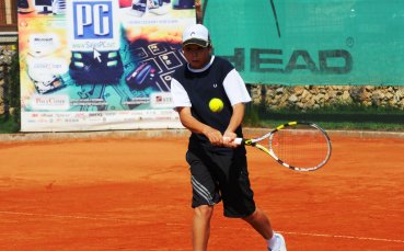 Борис Попов ще спори за трофея при момчетата на 