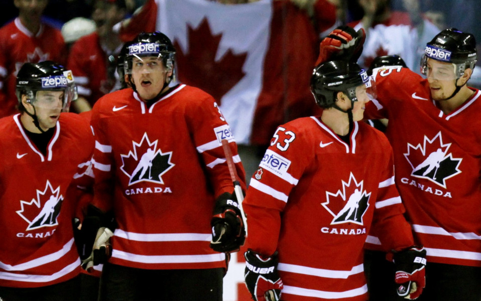 Канада и Русия газят на Световното по хокей