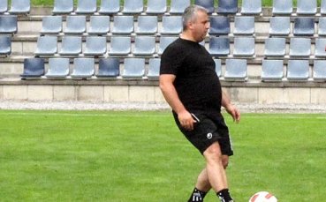 Коко Динев обмисля да прекрати лагера в Австрия и да върне Локо Пд в България